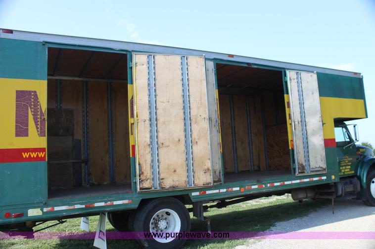 image for item G4054 1991 International 4700 box truck