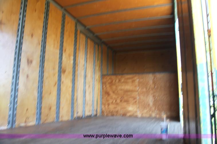 image for item G4054 1991 International 4700 box truck