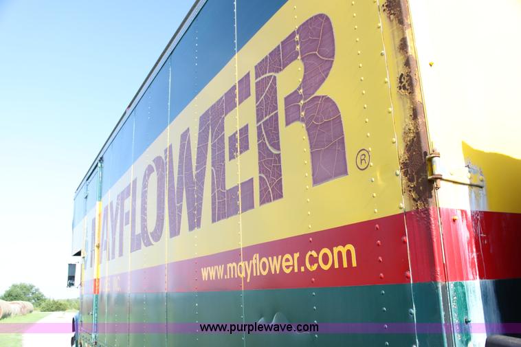 image for item G4054 1991 International 4700 box truck