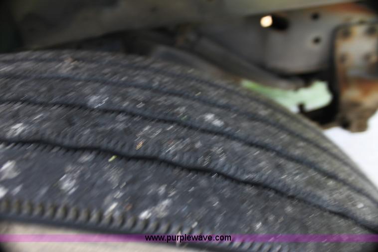 image for item G4054 1991 International 4700 box truck