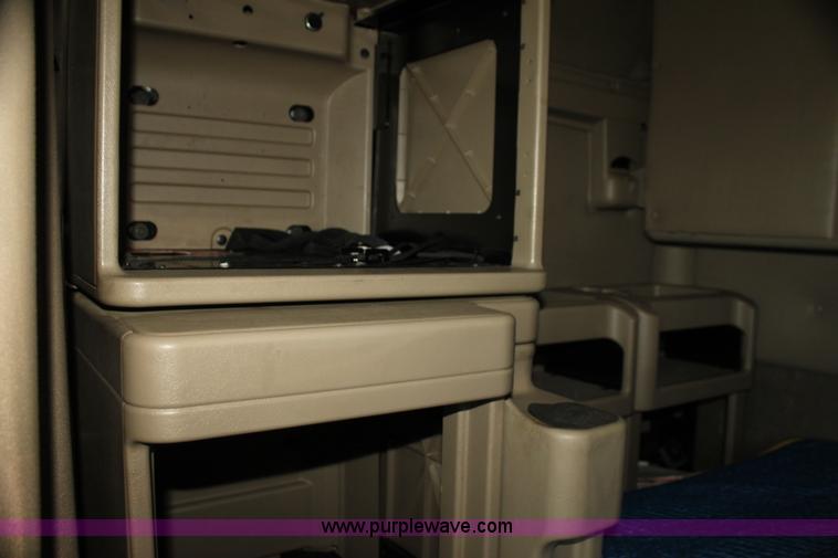 image for item G4055 2007 International 9200i semi truck