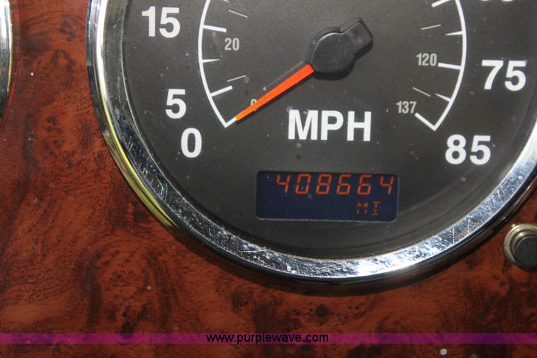 image for item G4055 2007 International 9200i semi truck