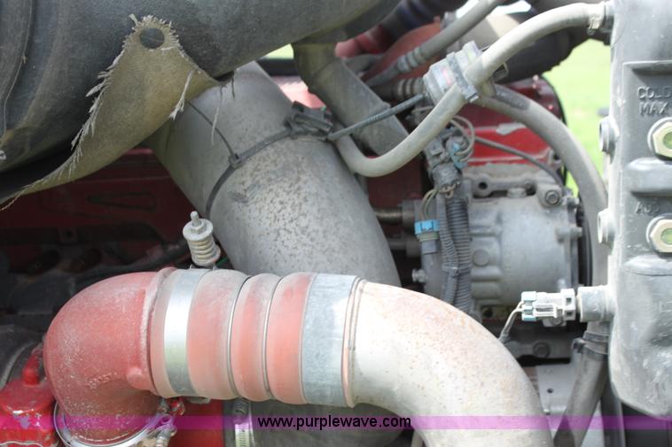 image for item G4055 2007 International 9200i semi truck