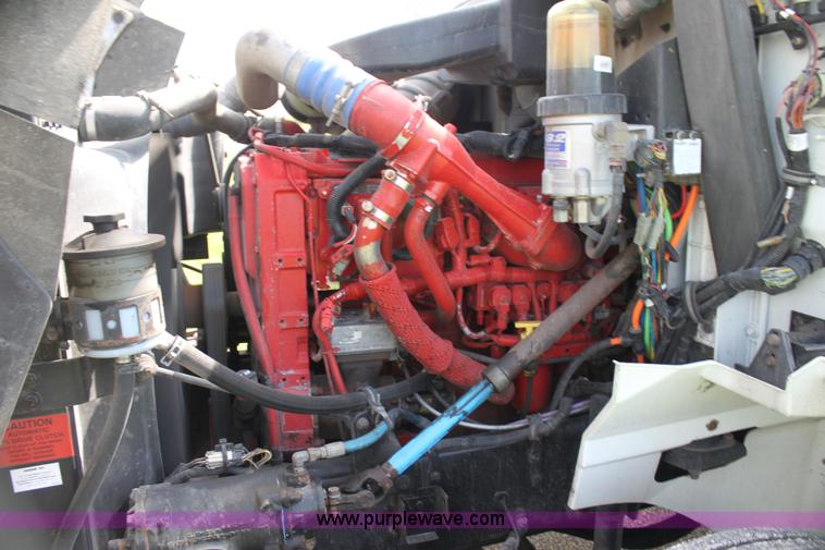 image for item G4055 2007 International 9200i semi truck