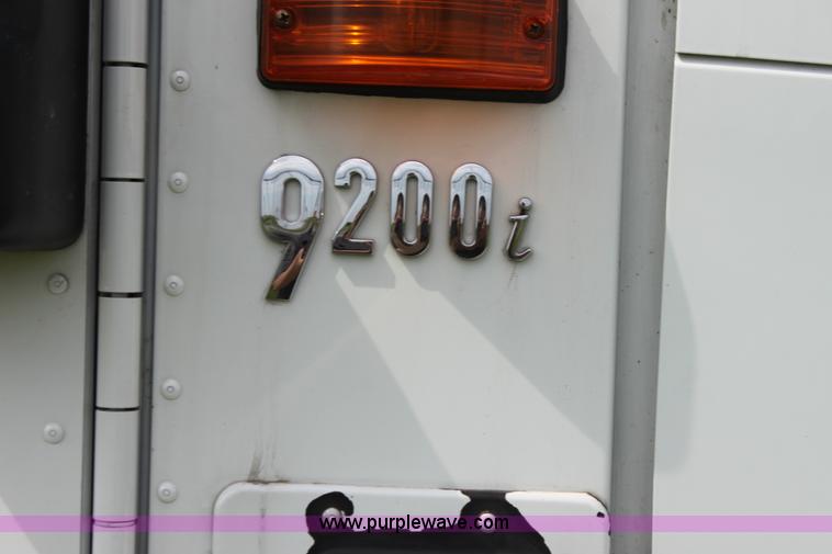 image for item G4055 2007 International 9200i semi truck