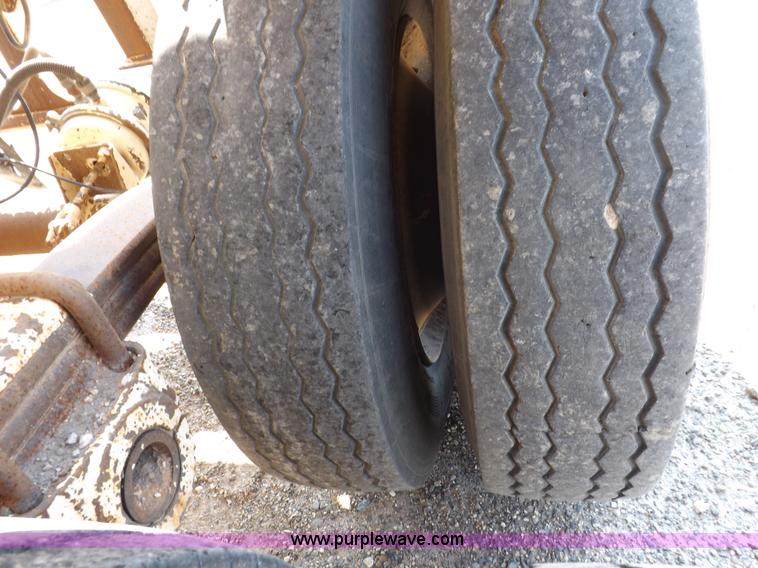 image for item I7626 2000 Ranco belly dump trailer