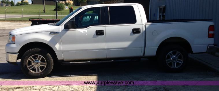 image for item A4948 2006 Ford F150 XLT SuperCrew pickup truck