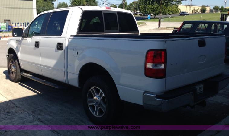 image for item A4948 2006 Ford F150 XLT SuperCrew pickup truck
