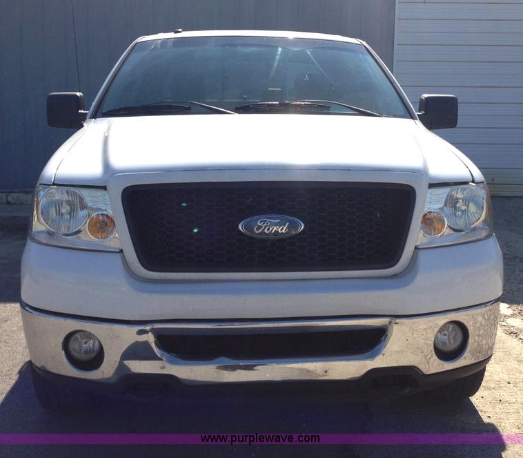 image for item A4948 2006 Ford F150 XLT SuperCrew pickup truck
