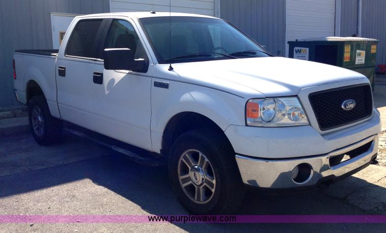 image for item A4948 2006 Ford F150 XLT SuperCrew pickup truck