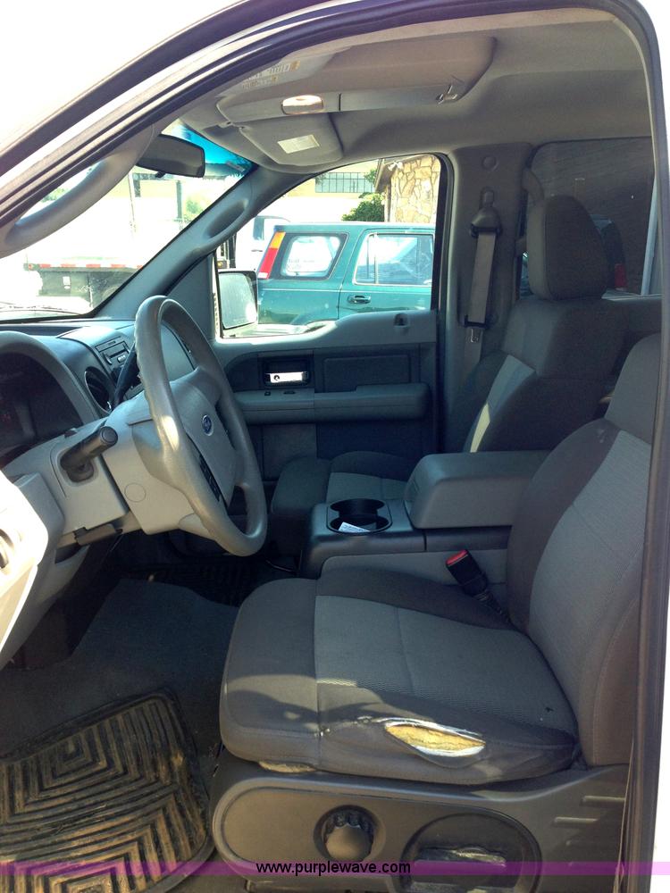 image for item A4948 2006 Ford F150 XLT SuperCrew pickup truck