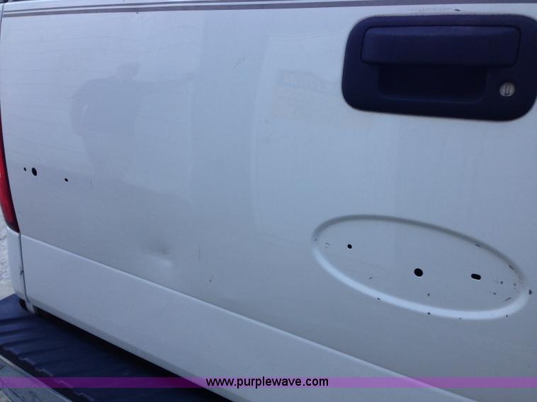 image for item A4948 2006 Ford F150 XLT SuperCrew pickup truck