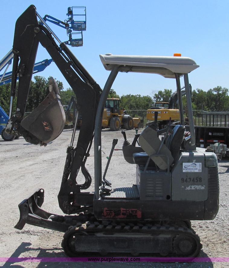 image for item G2097 2007 Takeuchi TB016 compact excavator