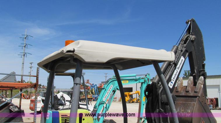 image for item G2097 2007 Takeuchi TB016 compact excavator