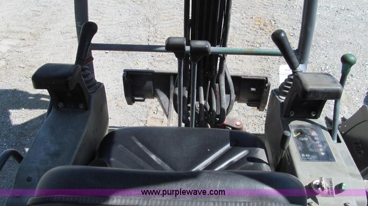 image for item G2097 2007 Takeuchi TB016 compact excavator