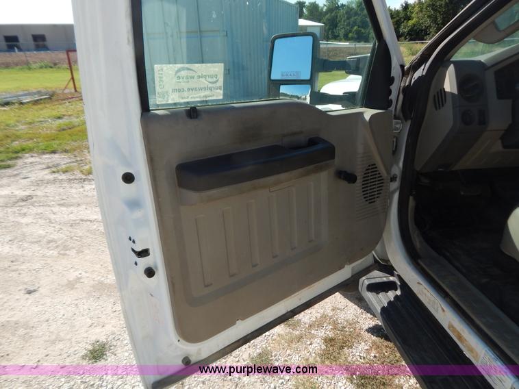 image for item G3417 2008 Ford F550 service truck