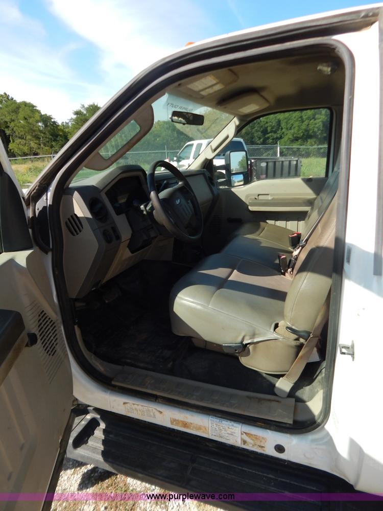 image for item G3417 2008 Ford F550 service truck