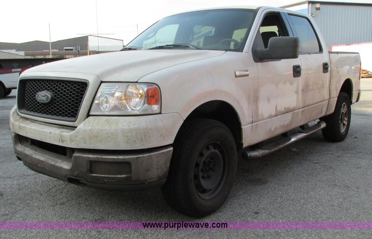 image for item G9227 2004 Ford F150 XLT SuperCrew pickup truck