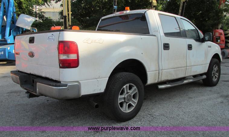 image for item G9227 2004 Ford F150 XLT SuperCrew pickup truck