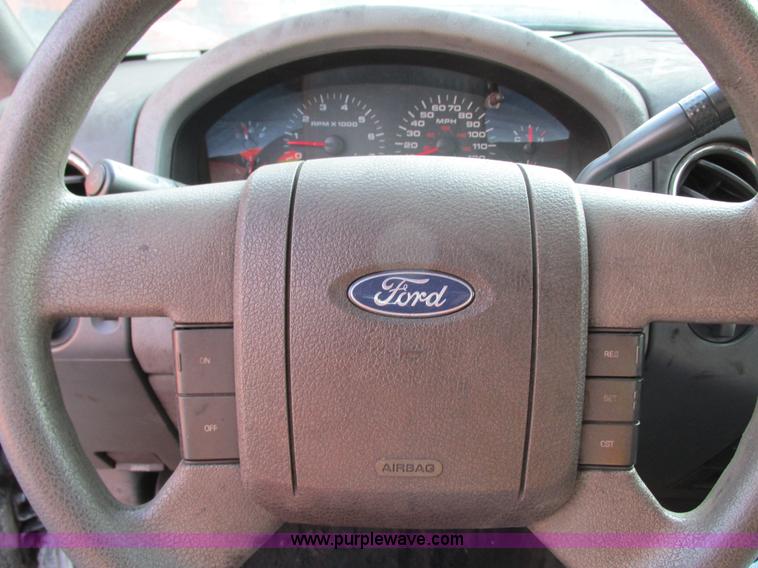 image for item G9227 2004 Ford F150 XLT SuperCrew pickup truck