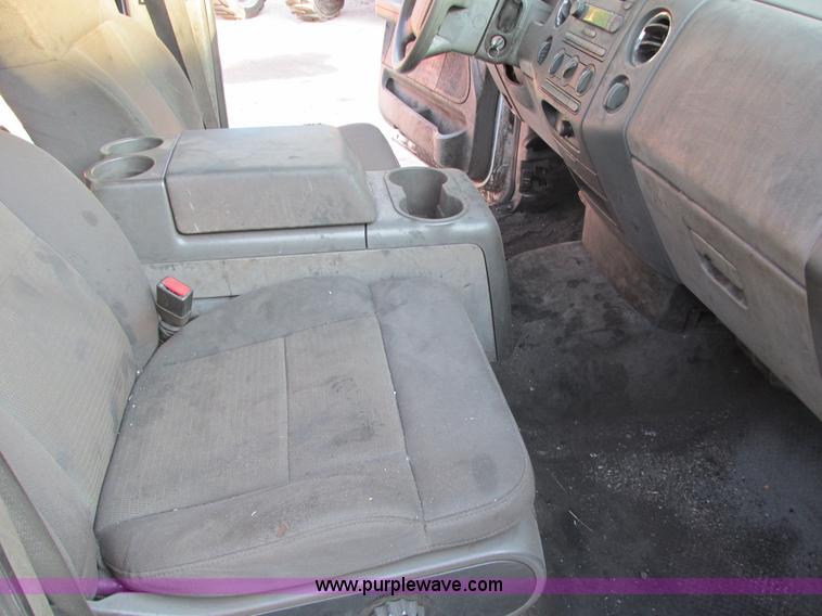 image for item G9227 2004 Ford F150 XLT SuperCrew pickup truck