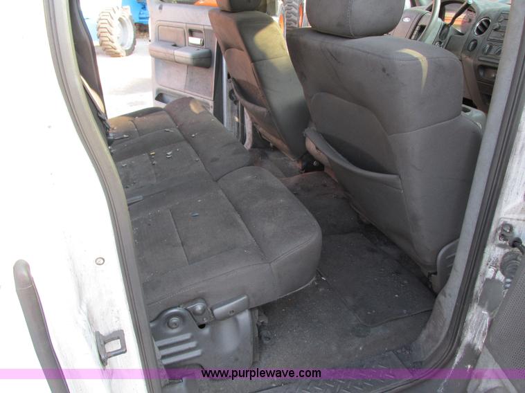 image for item G9227 2004 Ford F150 XLT SuperCrew pickup truck