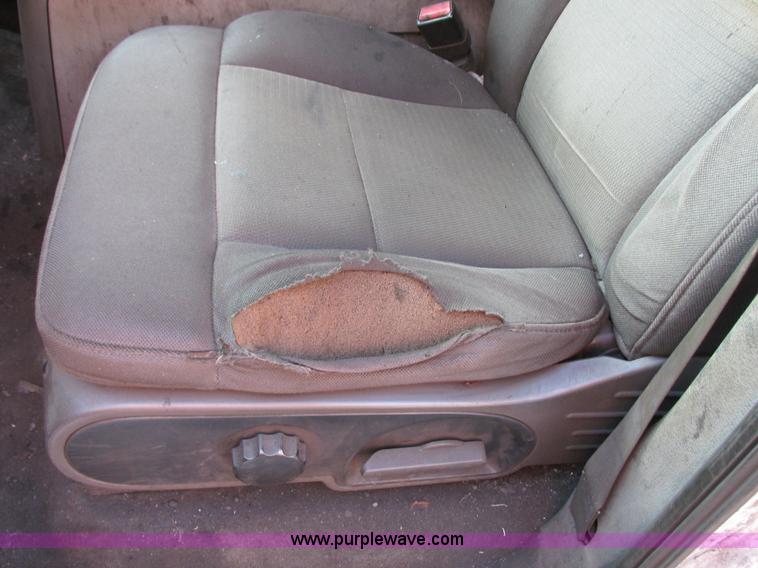 image for item G9227 2004 Ford F150 XLT SuperCrew pickup truck