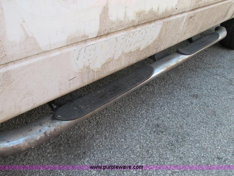 image for item G9227 2004 Ford F150 XLT SuperCrew pickup truck