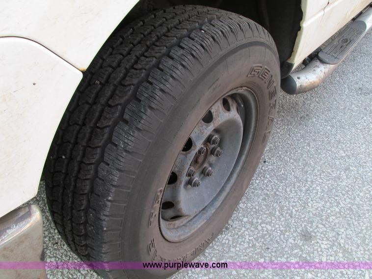 image for item G9227 2004 Ford F150 XLT SuperCrew pickup truck