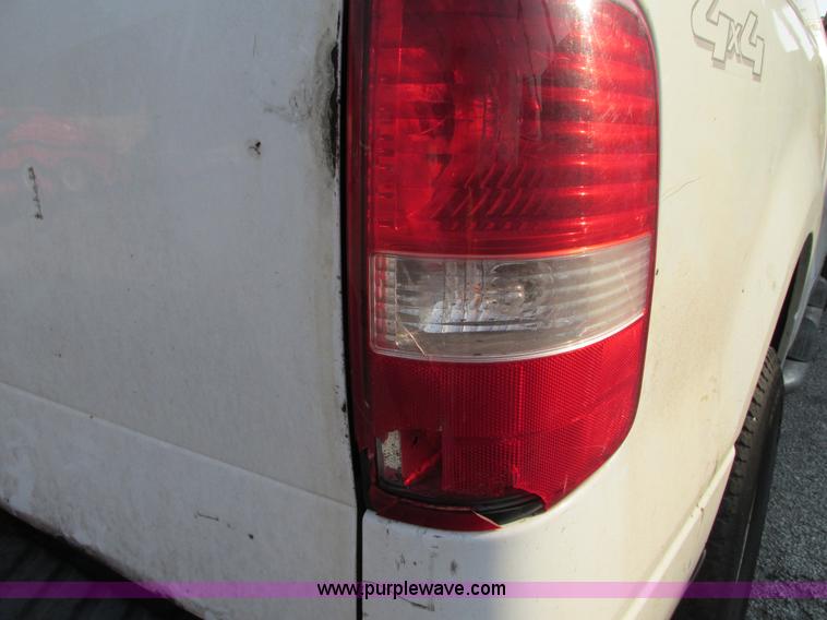 image for item G9227 2004 Ford F150 XLT SuperCrew pickup truck