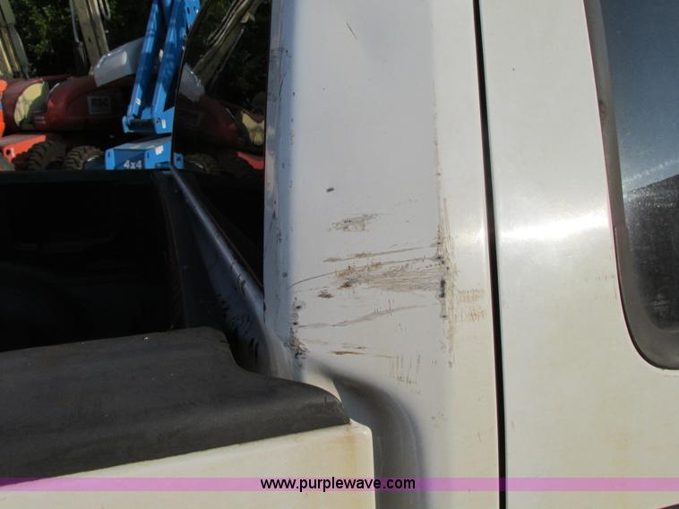 image for item G9227 2004 Ford F150 XLT SuperCrew pickup truck