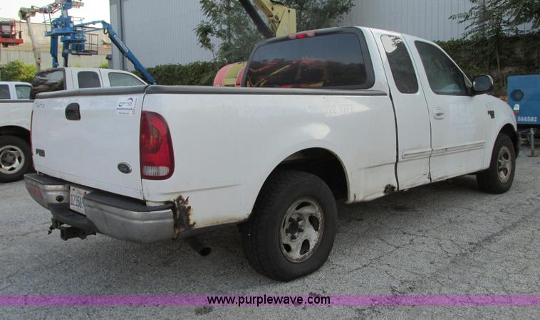 image for item G9228 2002 Ford F150 XLT SuperCab pickup truck