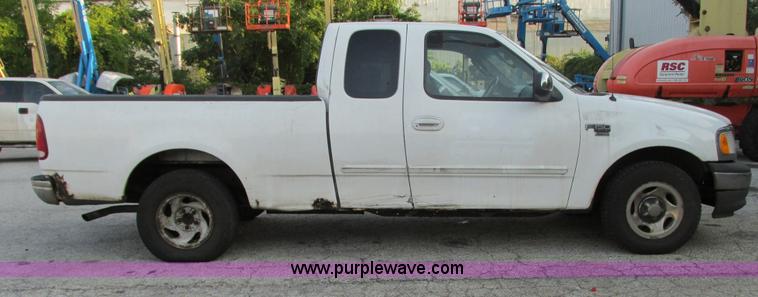 image for item G9228 2002 Ford F150 XLT SuperCab pickup truck