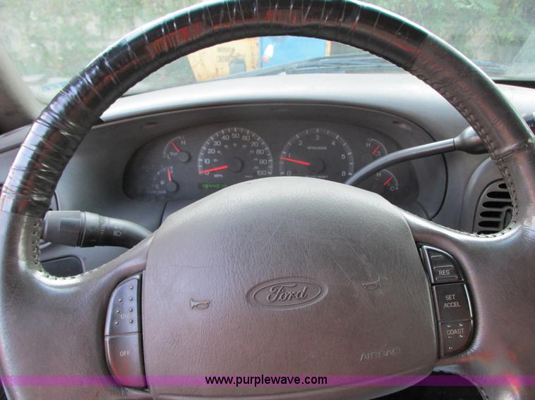 image for item G9228 2002 Ford F150 XLT SuperCab pickup truck