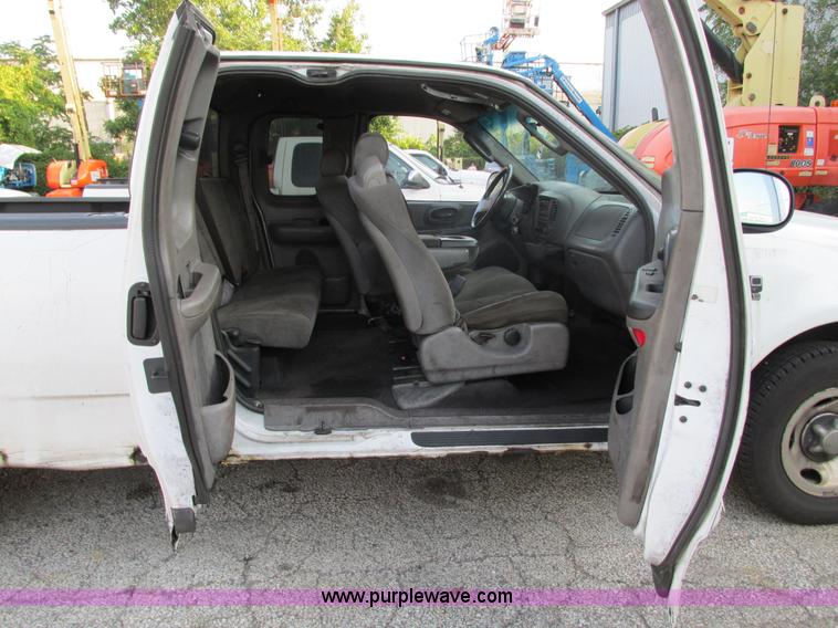 image for item G9228 2002 Ford F150 XLT SuperCab pickup truck