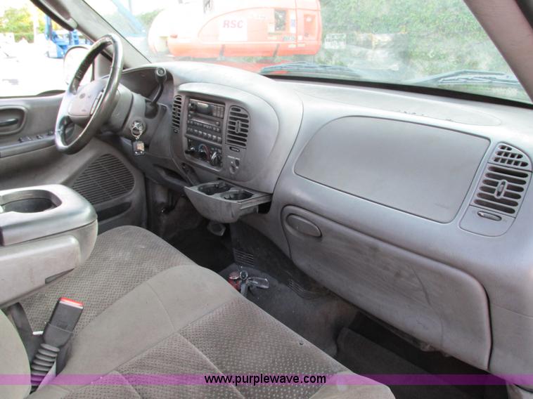 image for item G9228 2002 Ford F150 XLT SuperCab pickup truck