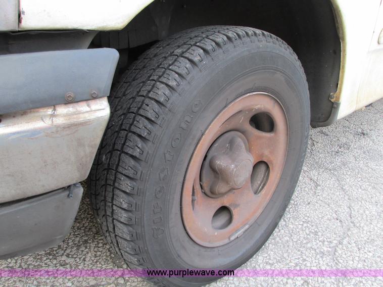 image for item G9228 2002 Ford F150 XLT SuperCab pickup truck