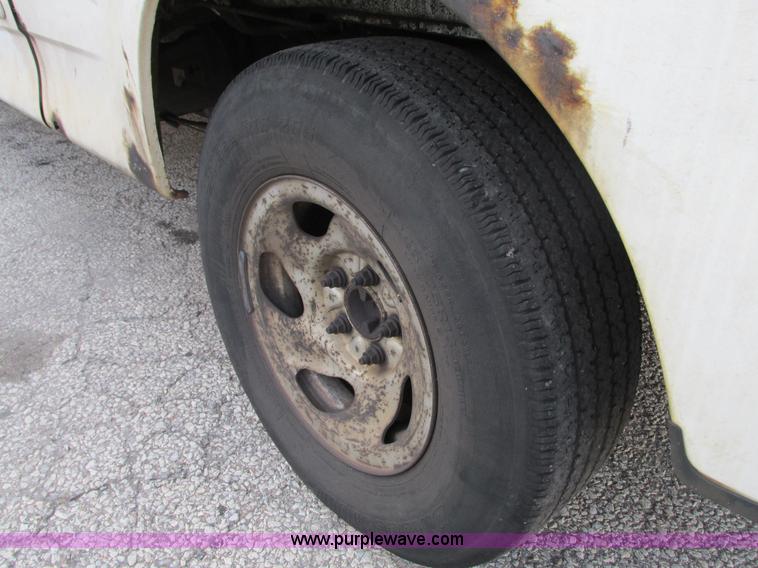 image for item G9228 2002 Ford F150 XLT SuperCab pickup truck