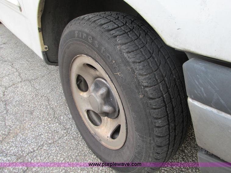 image for item G9228 2002 Ford F150 XLT SuperCab pickup truck