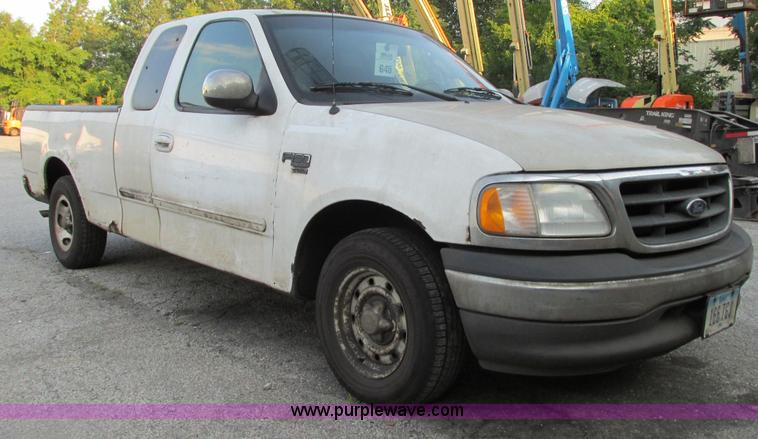 image for item G9229 2002 Ford F150 XLT SuperCab pickup truck