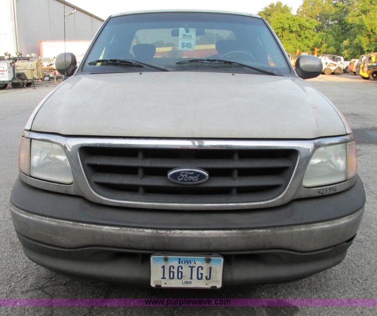 image for item G9229 2002 Ford F150 XLT SuperCab pickup truck