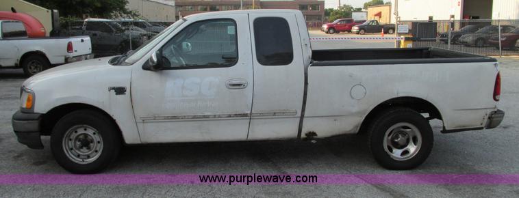 image for item G9229 2002 Ford F150 XLT SuperCab pickup truck