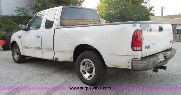 image for item G9229 2002 Ford F150 XLT SuperCab pickup truck