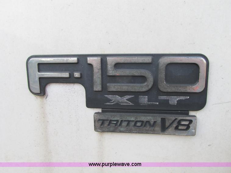 image for item G9229 2002 Ford F150 XLT SuperCab pickup truck