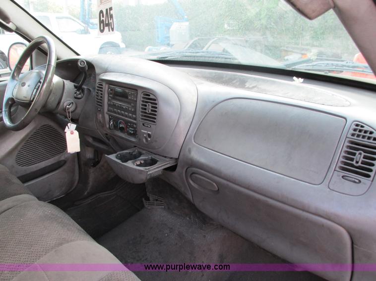 image for item G9229 2002 Ford F150 XLT SuperCab pickup truck