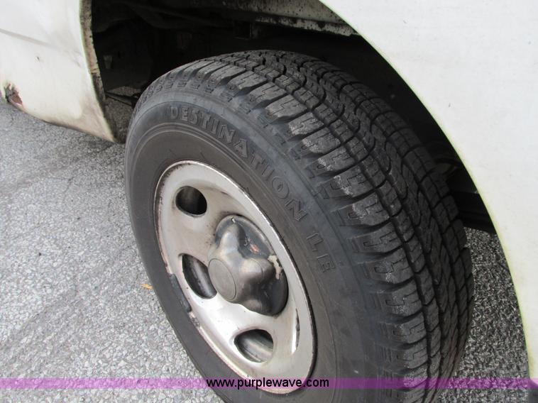 image for item G9229 2002 Ford F150 XLT SuperCab pickup truck