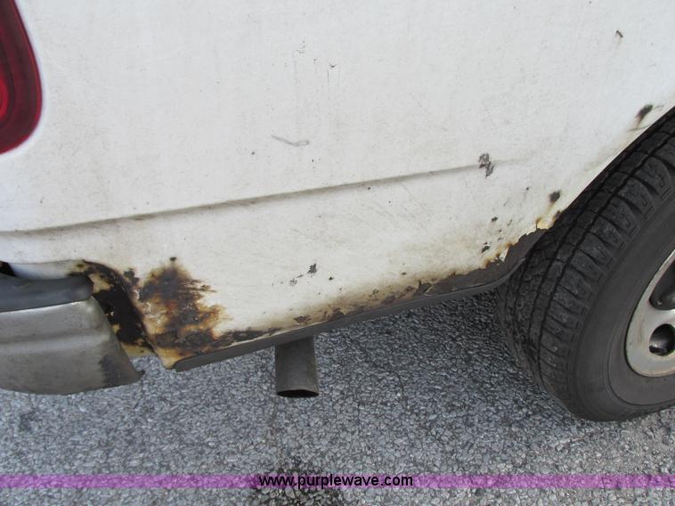 image for item G9229 2002 Ford F150 XLT SuperCab pickup truck