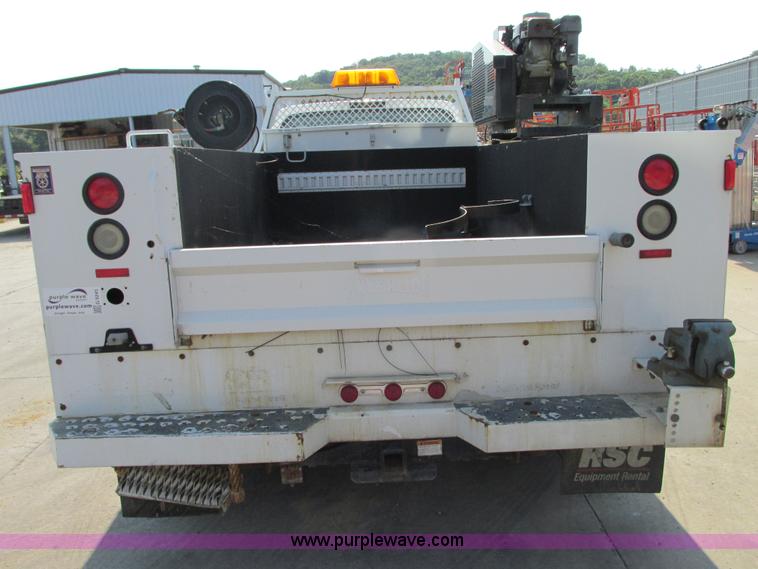image for item G9245 2006 Ford F550 XL Super Duty service truck