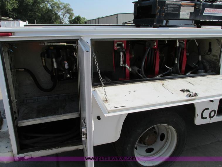 image for item G9245 2006 Ford F550 XL Super Duty service truck