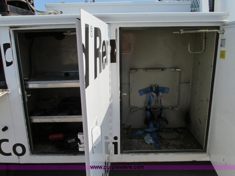 image for item G9245 2006 Ford F550 XL Super Duty service truck